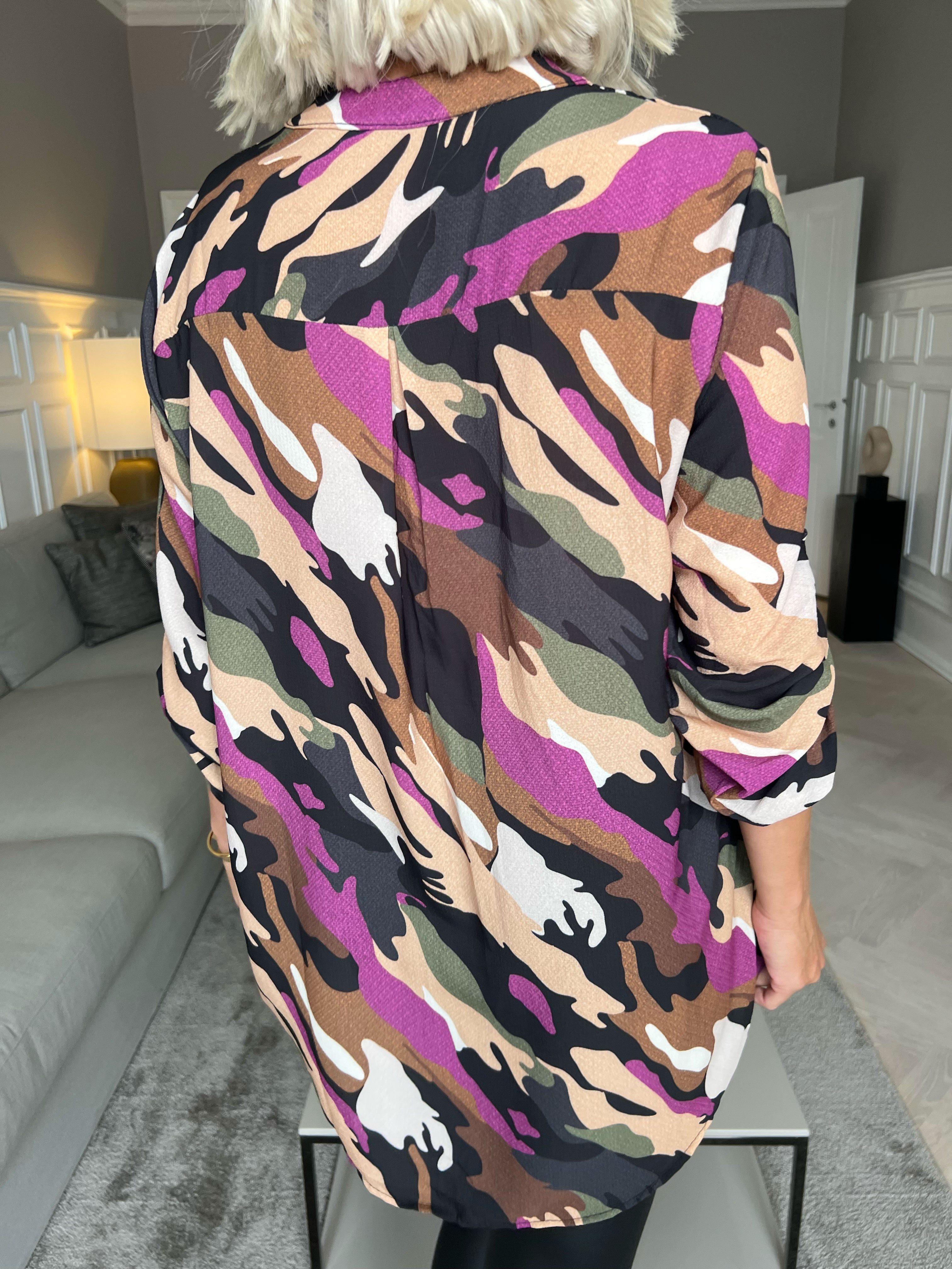 Vanesa Camo - Tunika i kamouflagemönster